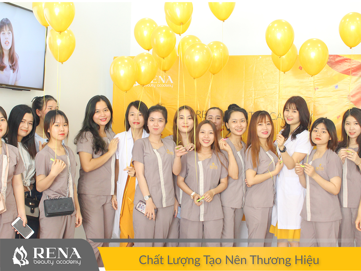 Học nghề cuối năm – Nhận ưu đãi Khủng cùng Rena Beauty Academy