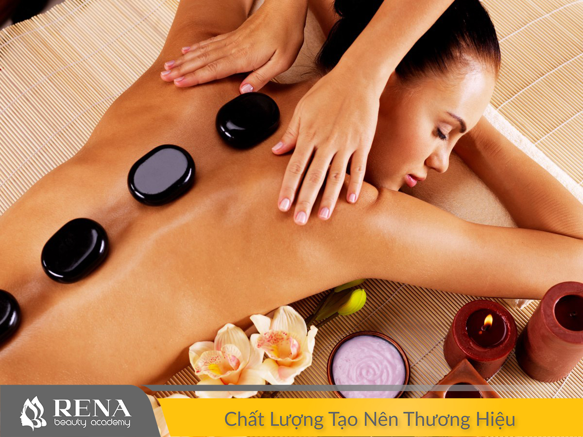 Lợi ích diệu kỳ từ liệu trình massage đá nóng tại spa